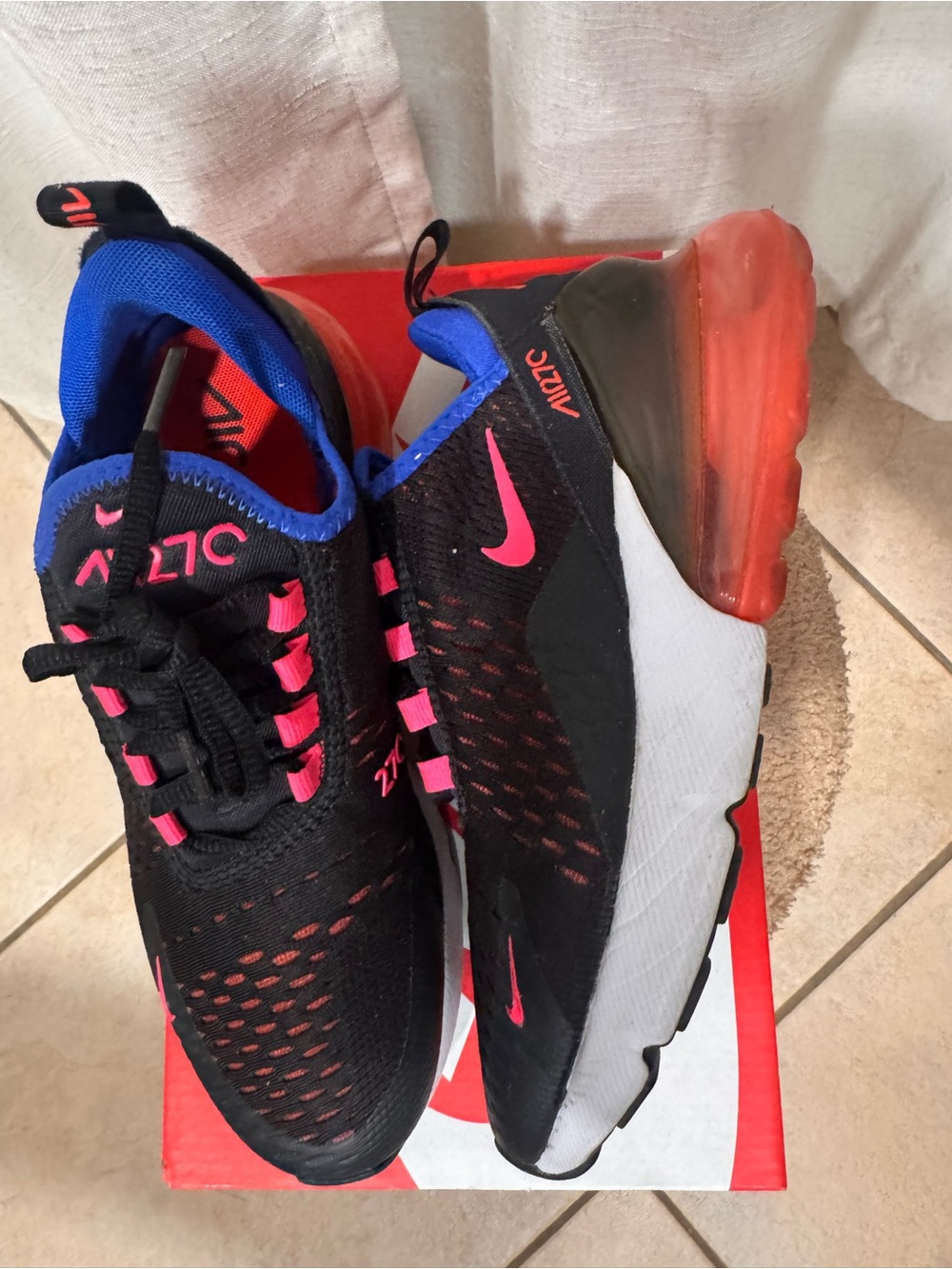 Women’s Nike Air max 270 with Pink Swoosh and Blue Lining